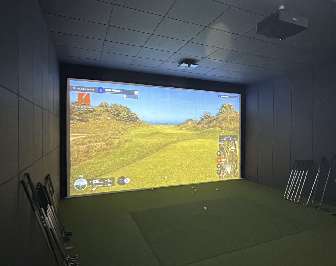 Trackman golf simulator at Clover Club