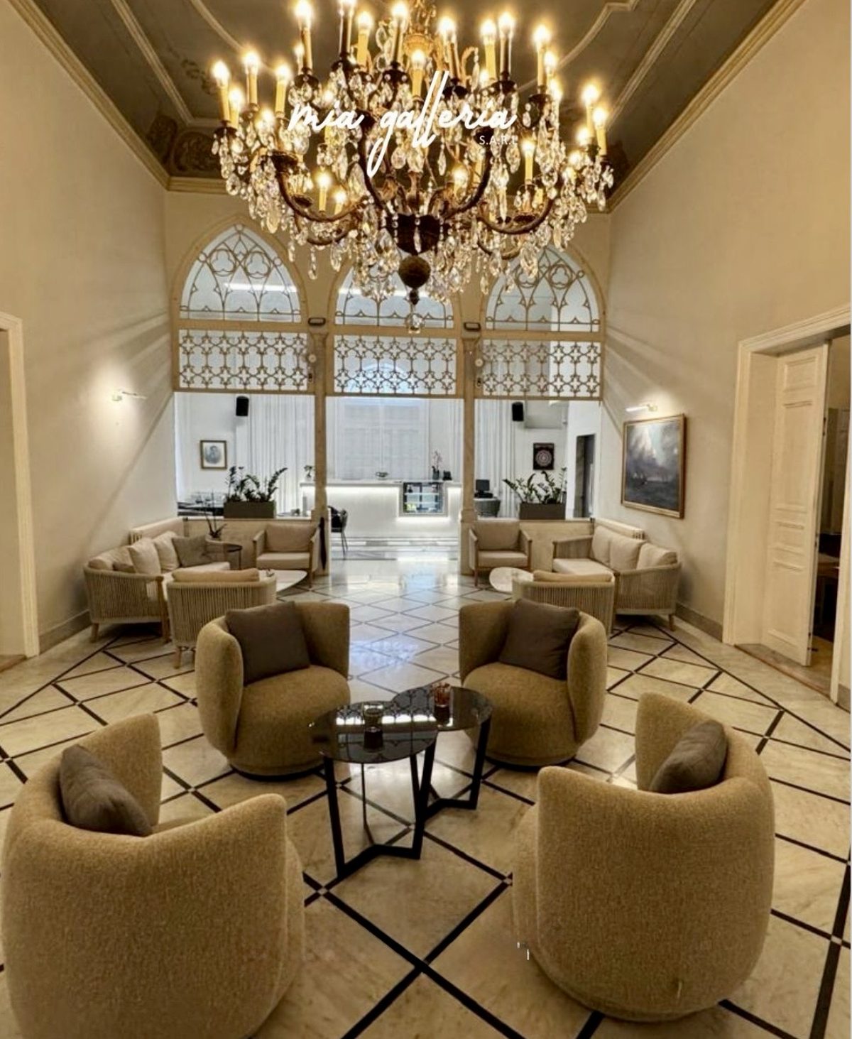 Clover Club restaurant and lounge hall